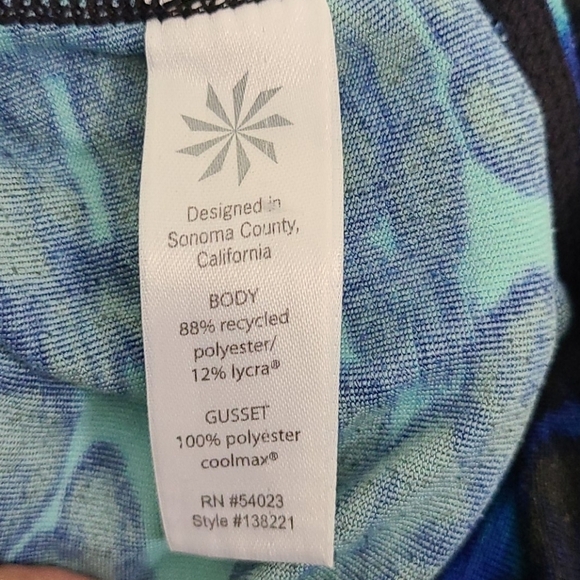 Athleta Chaturanga Blue Leopard Print Capri Medium - Picture 4 of 4